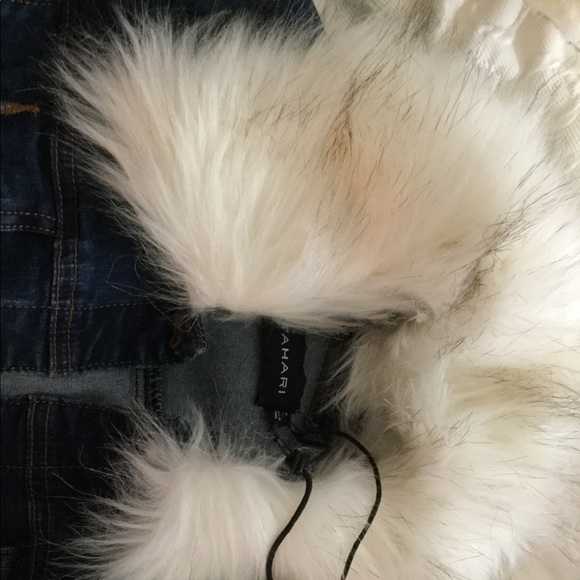 Brand new Tahari denim jacket size small. $40 - Picture 3 of 4